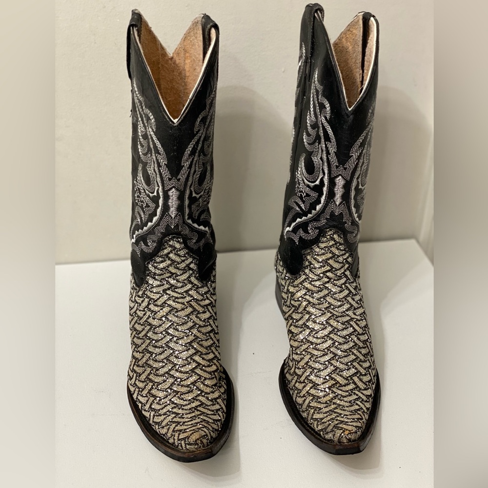 JAIMES BOOT, JAIMES Texas Style Cowboy Boots, leather and Gems. Very stylish - Picture 5 of 8